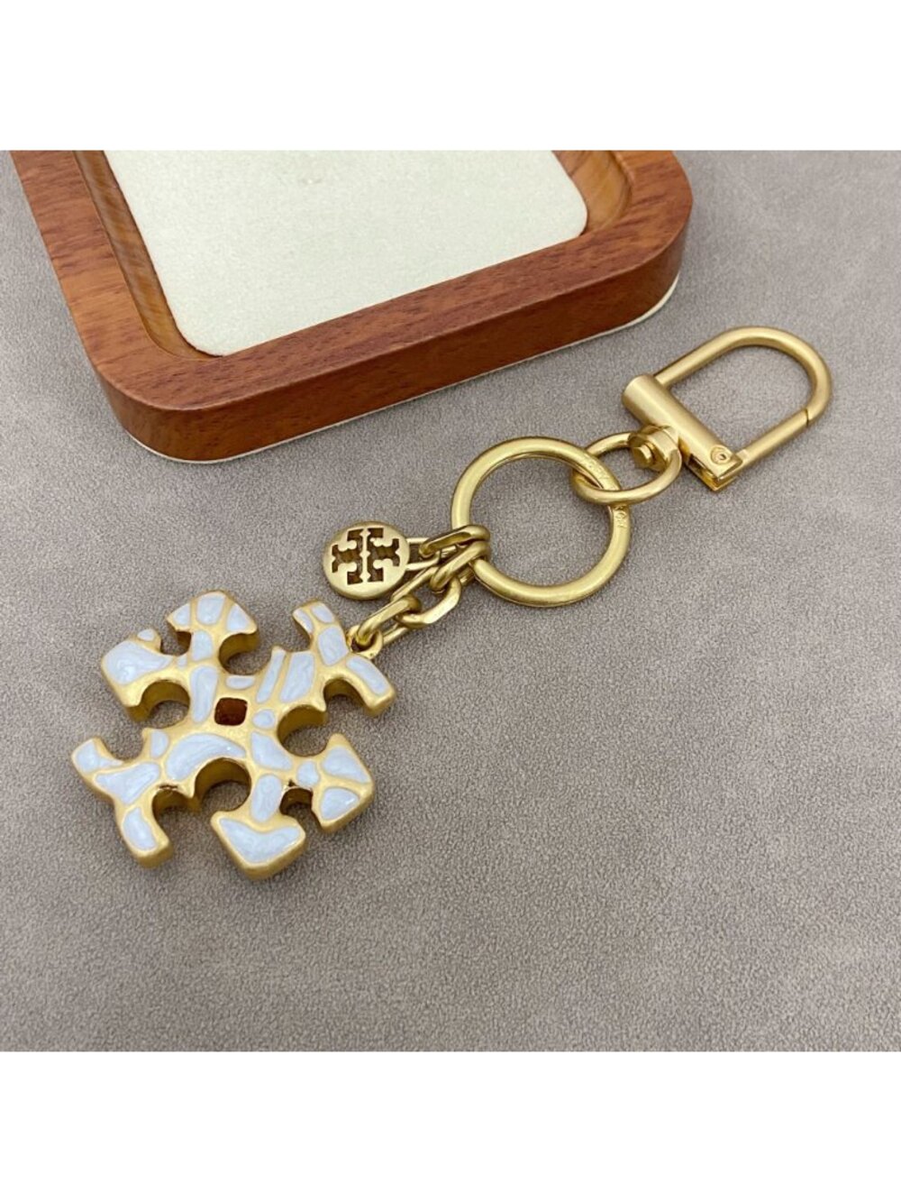 Brand new keychain/pendant - Picture 3 of 4